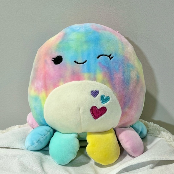 SQUISHMALLOWS Opal the Octopus - Picture 1 of 3